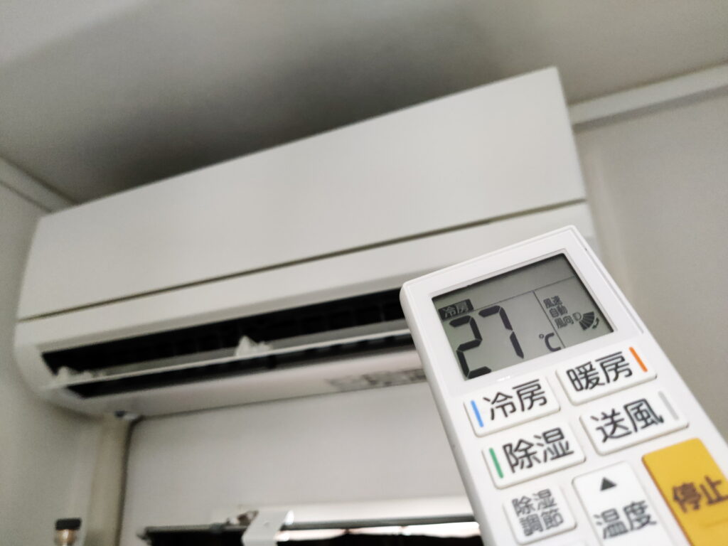 エアコン設定温度27度